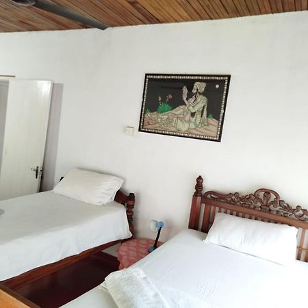 No 06 Veediya Bandara Lane Bahirawakanda Kandy Buitenkant foto