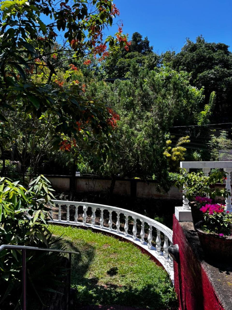 No 06 Veediya Bandara Lane Bahirawakanda Kandy Buitenkant foto